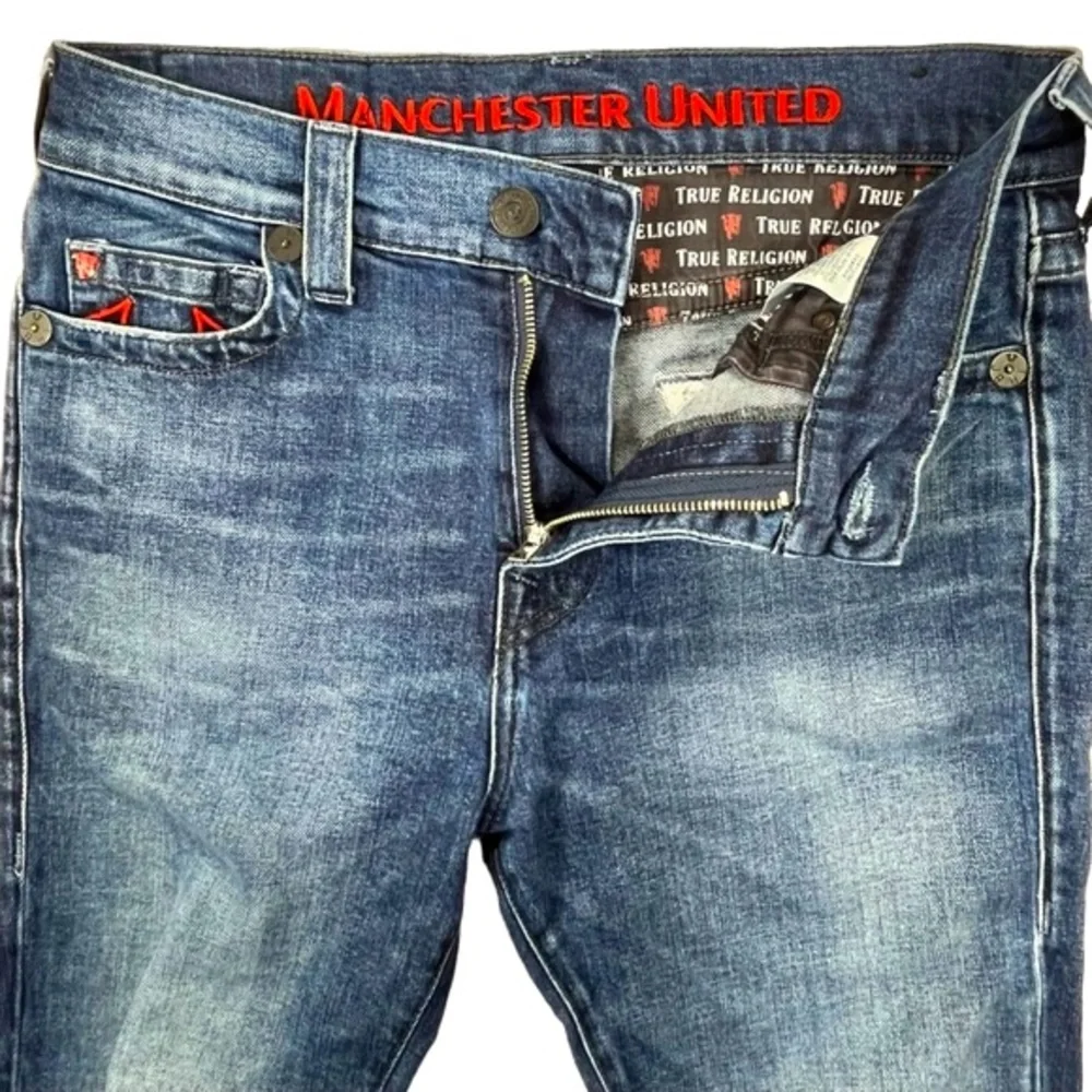 True Religion x Manchester United Men’s 31‎ Jack Super Skinny Jeans Blue